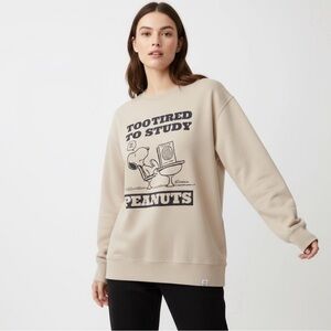 Like new cozy Beige Snoopy Graphic Sweatshirt